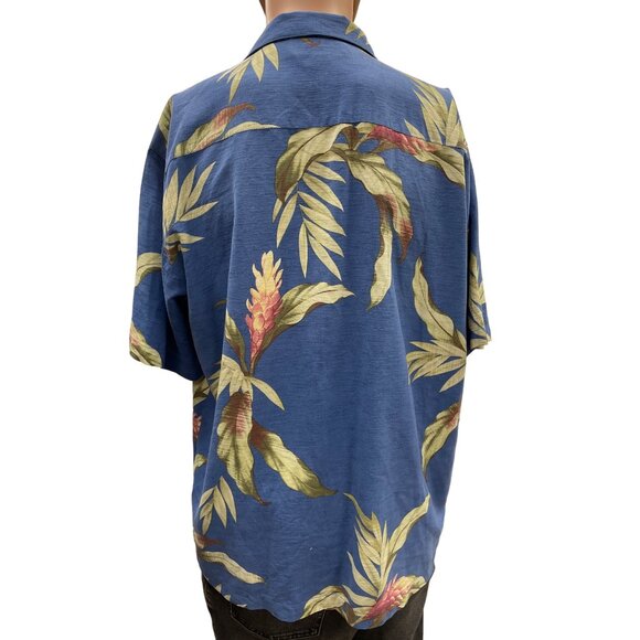 Tommy Bahama Men's Blue Silk Shirt with a Hawaiian design Size M, SKU 1129 - Picture 2 of 3